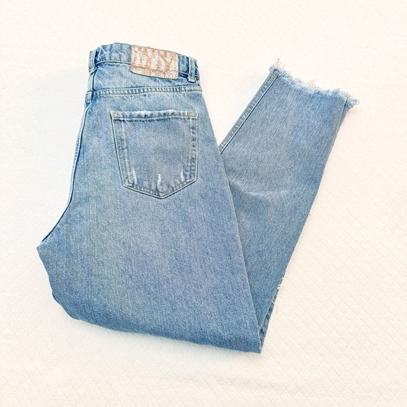 Zara Straight Leg Distressed Denim Jeans Raw Hem Size 08 - Picture 3 of 7
